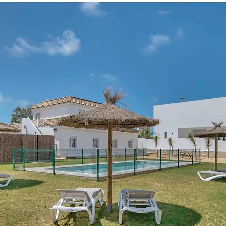 Con Piscina Compartida Cerca A La Playa Apartment *