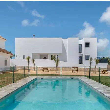 Con Piscina Compartida Cerca A La Playa Apartment *
